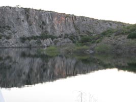 Smooth water - excellent for skiing or boarding