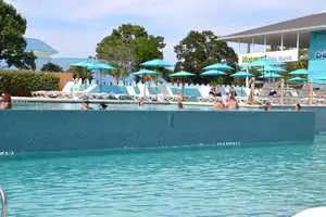 Pool at Margartiaville Lake Resort