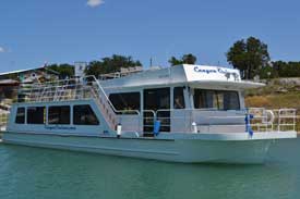 Canyon Cruiser charter boat on Canyon Lake